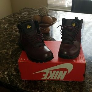 Maroon Nike boots